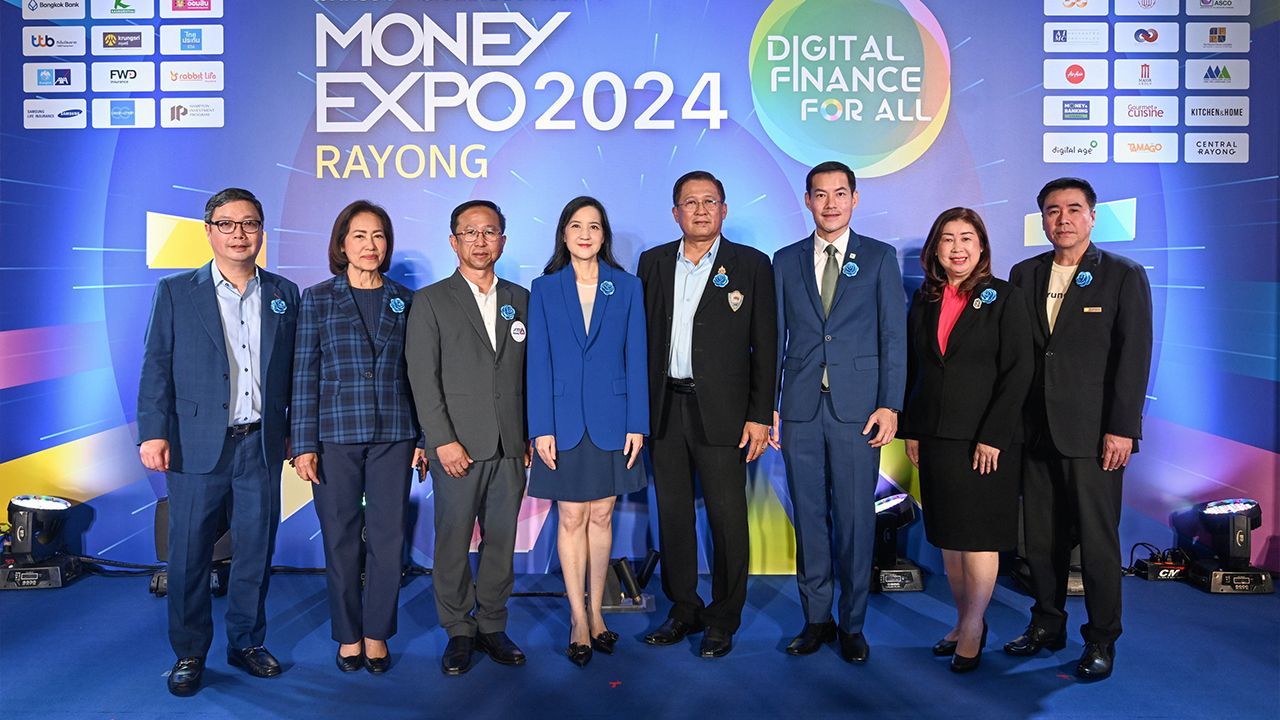 การเงิน - ภาคนี วิริยะรังสฤษฎ์ เปิดงานมหกรรมการเงินระยอง ครั้งที่ 6 “MONEY EXPO 2024 RAYONG” จัดถึง 8 ก.ย. โดยมี มาโนชย์ ประทุมพิทักษ์, ฐานวัฒน์ บวรอนันตโรจน์, รักษภาส วิชินโรจน์จรัล และ พจณี คงคาลัย มาร่วมงานด้วย ที่เซ็นทรัล ระยอง วันก่อน.