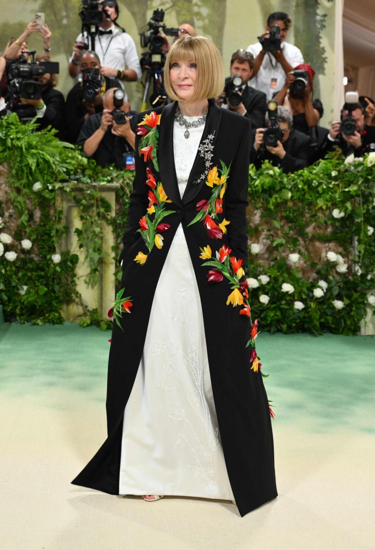 แอนนา วินทัวร์ หัวหน้าบรรณาธิการของ Vouge และประธานการจัดงาน Met Gala (ภาพจาก AFP)