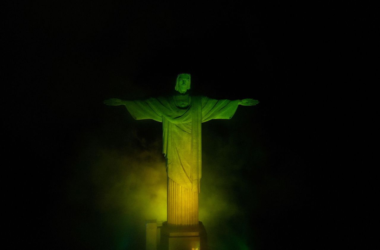 Christ the Redeemer อนุสาวรีย์พระเยซูคริสต์ที่ใหญ่ที่สุดในโลก ในนครริโอ เด จาเนโร