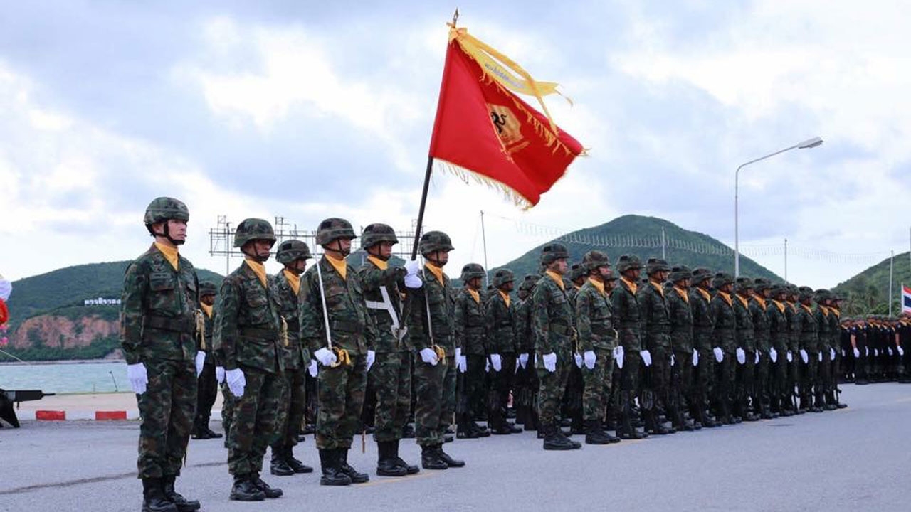 นาวิกโยธินจัดพิธีย่ำพระสุริย์ศรี อำลาชีวิตรับราชการอย่างสมเกียรติ