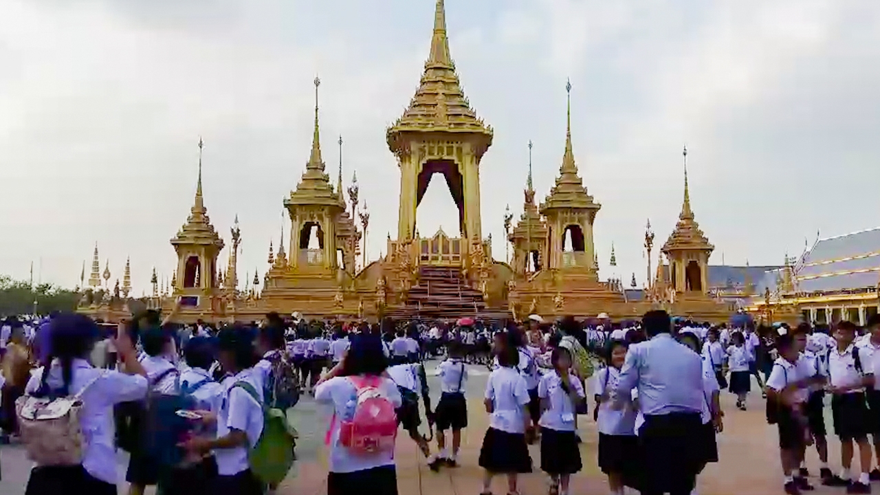 ยอดชมความอลังการพระเมรุมาศ 11 วัน พุ่งทะลุกว่า 6.8 แสนคน