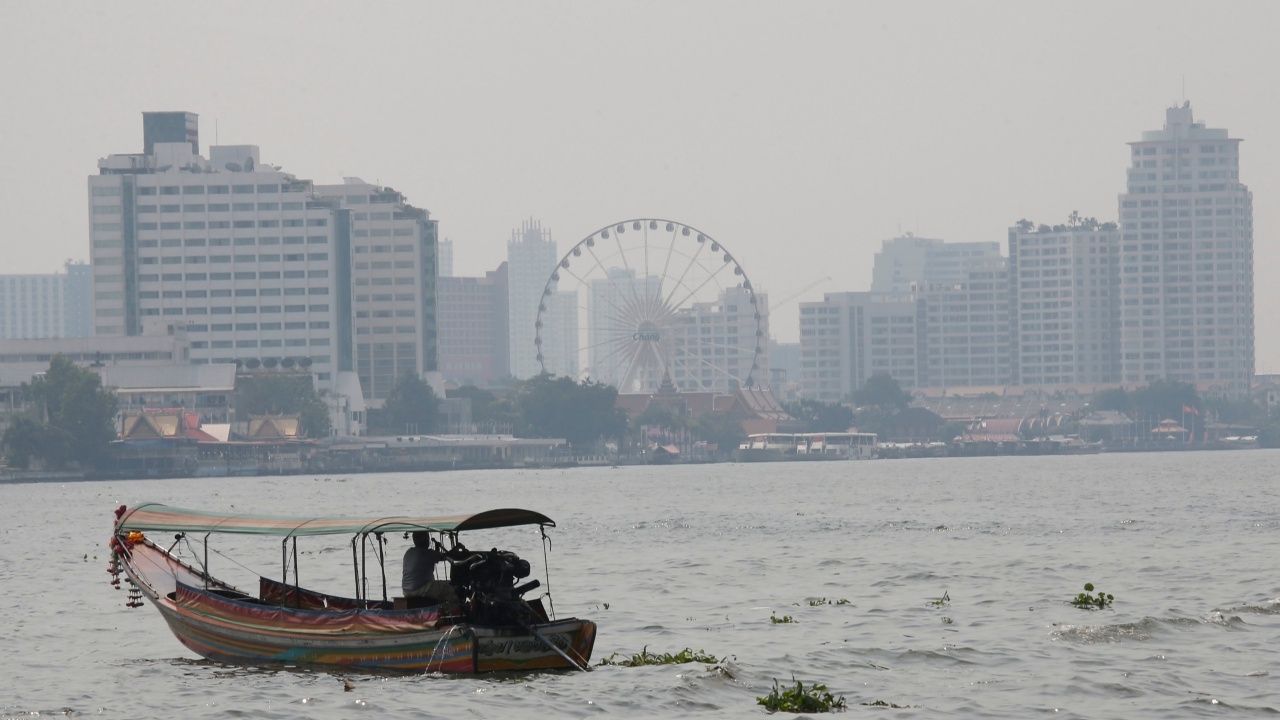 ฝุ่นละออง PM 2.5 ในกรุงเทพฯ เกินค่ามาตรฐาน 16 พื้นที่ แนวโน้มเพิ่มขึ้น