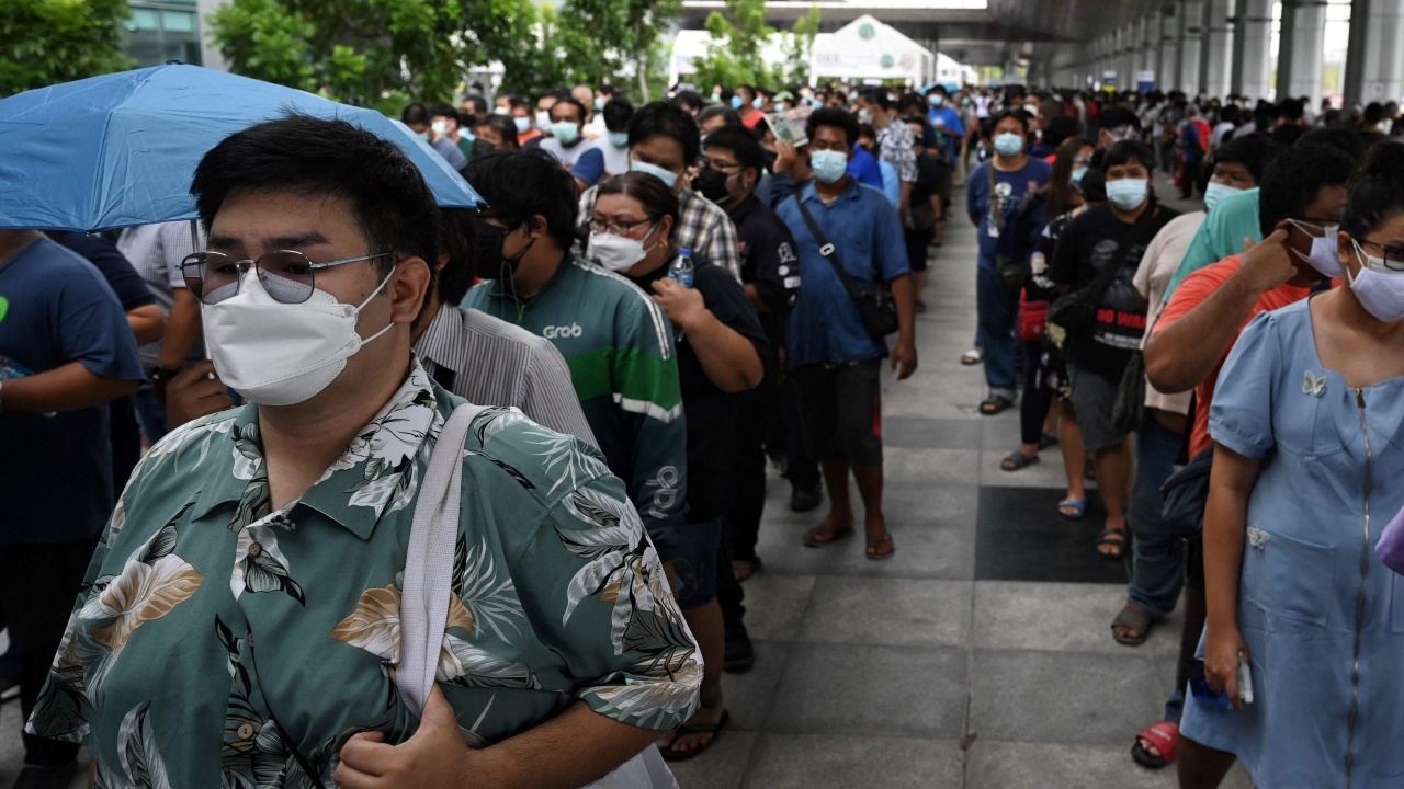 อายุเกิน 60 รับวัคซีนได้ทั้ง 25 จุดของ กทม. สถานีกลางบางซื่อปรับแผน ลดความแออัด