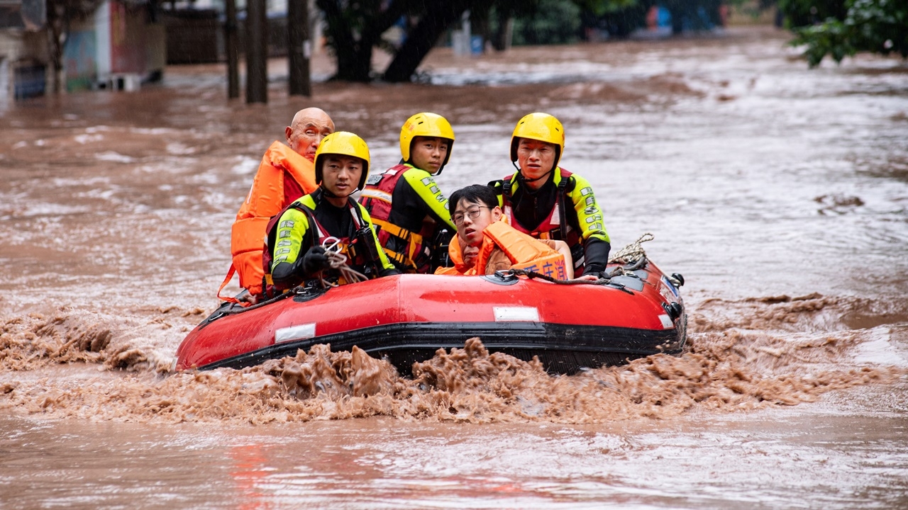 ฝนถล่มภาคตะวันตกเฉียงใต้จีน ดับแล้ว 15 ศพ สูญหายอีก 4 ราย