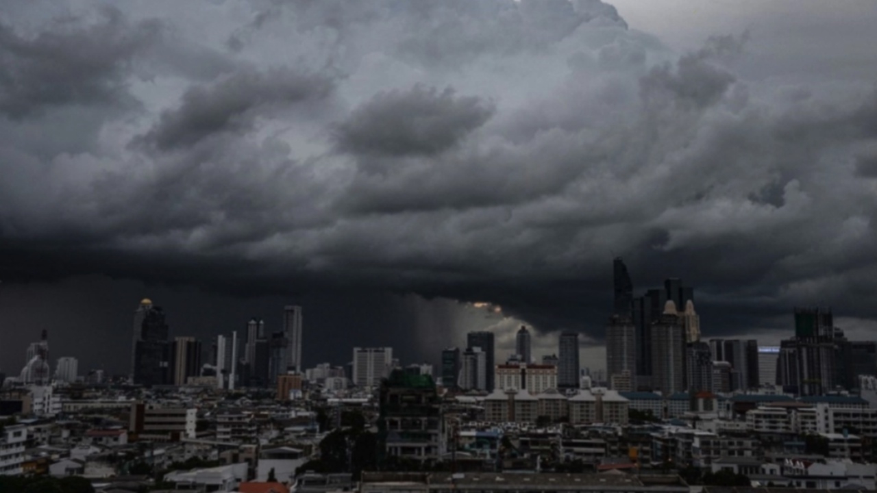 สภาพอากาศวันนี้ กรมอุตุฯ เตือน วันนี้ฝนถล่ม กทม.-ปริมณฑล ชุ่มฉ่ำ 60%