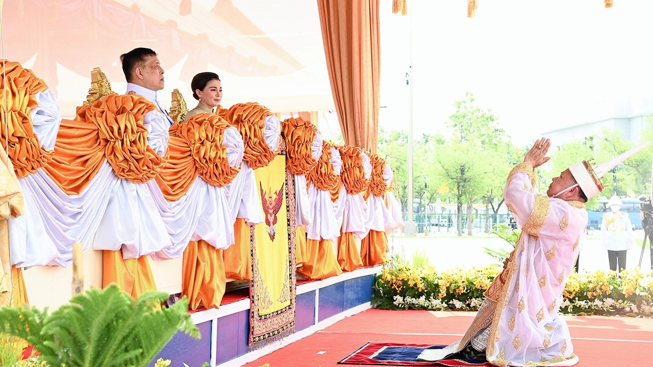 ในหลวง-พระราชินี เสด็จฯ พระราชพิธีจรดพระนังคัลแรกนาขวัญ