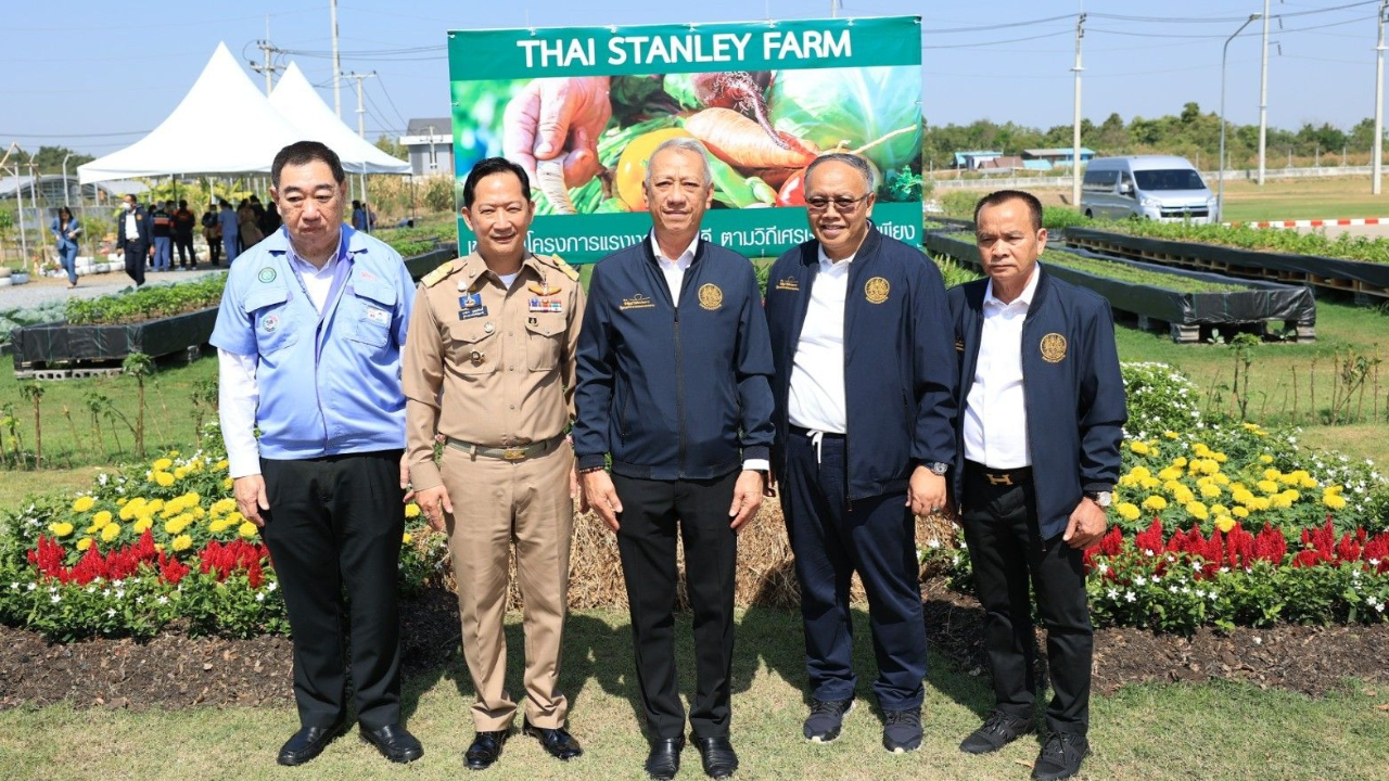 "พิพัฒน์" ให้เวลา 2 สัปดาห์ สรุปข้อเท็จจริง ปมรีดหัวคิวแรงงานไทยไปฟินแลนด์