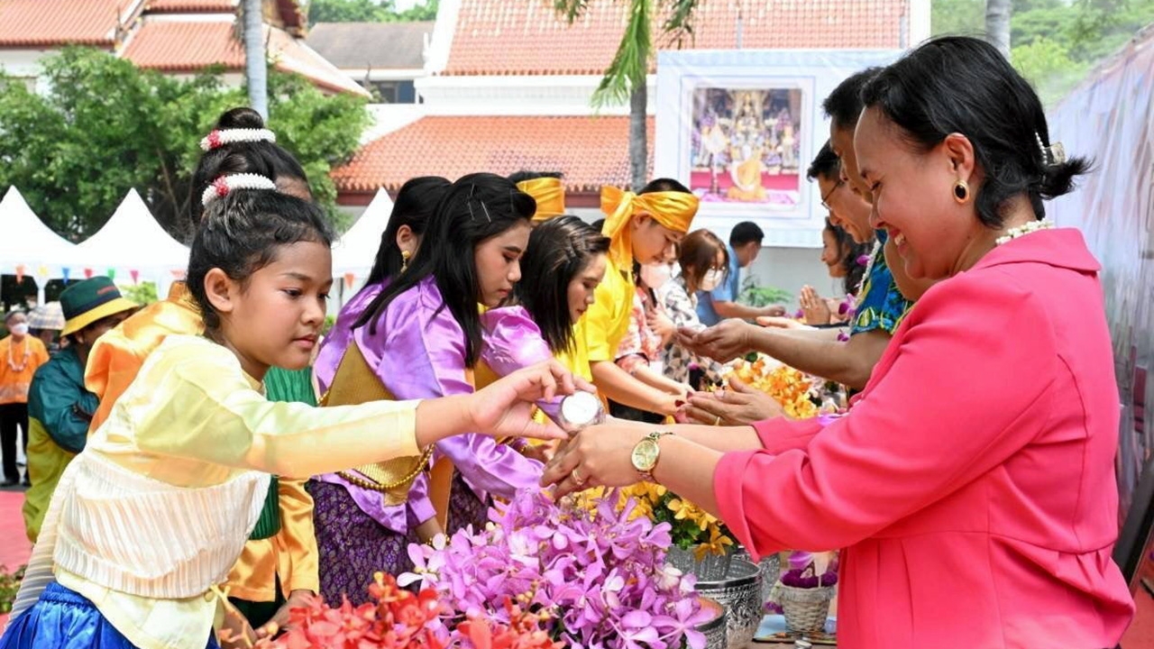 "สงกรานต์ไทย" มรดกโลก "นายกฯ" ยินดี จัดฉลองวันนี้ ลานคนเมือง และวัดสุทัศน์