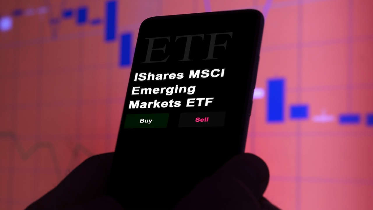 เงินไหลเข้า ETFs ตลาดเกิดใหม่ ทะลุ 1 หมื่นล้านดอลลาร์ หลังเฟดส่งสัญญาณยุติดอกเบี้ยขาขึ้น