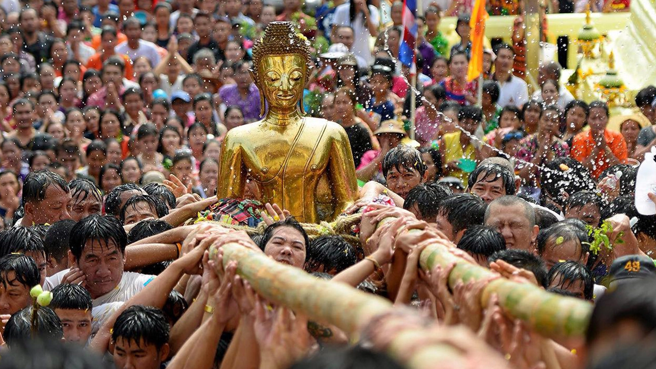 แห่หลวงพ่อพระใส ขอพรสรงน้ำสงกรานต์ 13 เม.ย. 67 เปิดพระอุโบสถให้กราบองค์จริง 