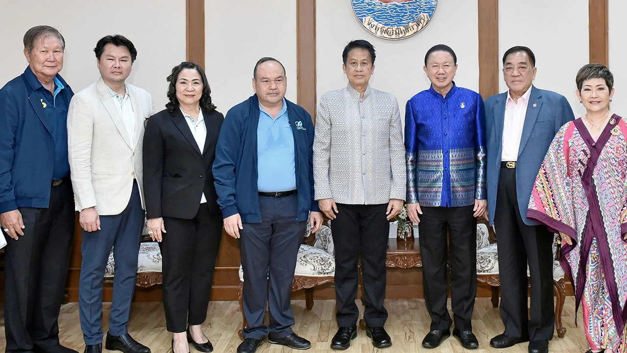 สนั่น อังอุบลกุล นำคณะ กก.หอการค้าไทยเข้าเยี่ยมและประชุมหารือกับ ผล ดำธรรม 