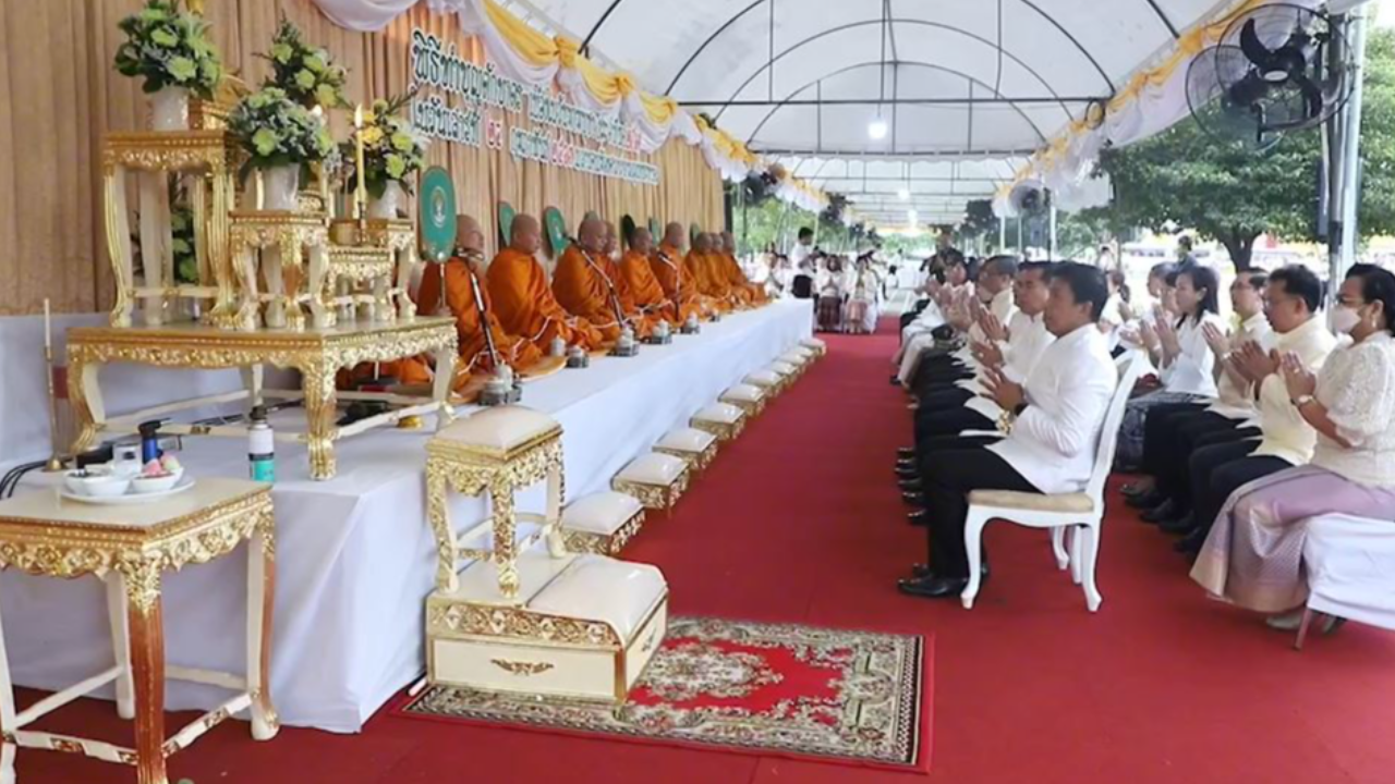 ผู้ว่าฯ กทม.จัดพิธีทำบุญตักบาตรพระสงฆ์ เนื่องใน "วันมาฆบูชา" 2567