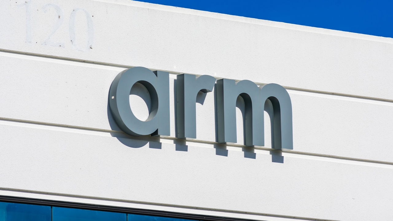 ARM ผู้ออกแบบชิปให้บิ๊กเทค หุ้นพุ่ง 48% รับกระแส AI ดีมานด์ล้น ดึง SoftBank ผู้ถือหุ้นใหญ่ฟื้นตัว