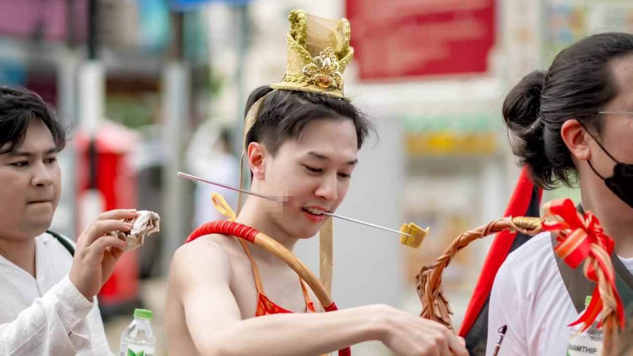 เปิดวาร์ป "ม้าทรง" หล่อตี๋ งานดีใน "เทศกาลกินเจ" พิธีอิ้วเก้งหาดใหญ่