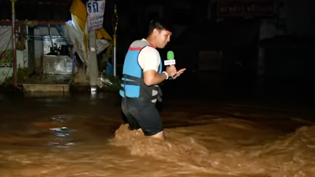 "แม่สาย" น้ำสูงบางจุด ยันไม่มีเขื่อนแตก "ชุมชนเกาะทราย" น้ำไหลแรง