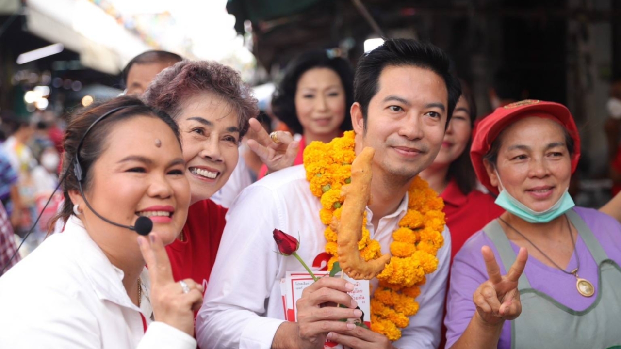 แกนนำเพื่อไทย ลุยต่อหาเสียงตั้งแต่เช้ามืดช่วย “บู้ จเด็ศ” ขอโอกาสเข้าสภาฯ