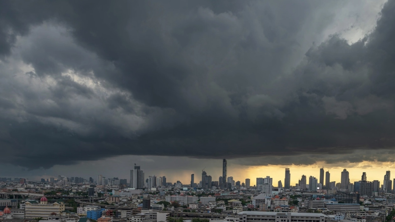 สภาพอากาศวันนี้ กรมอุตุฯ เตือน "ภาคเหนือ" รับมือฝนถล่มหนัก กทม.ตก 80%