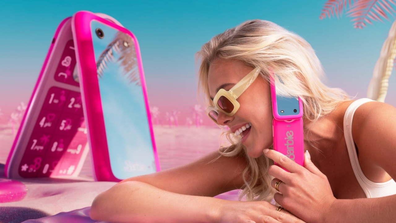 HMD เปิดตัวมือถือฝาพับ Barbie Flip Phone ชวนย้อนกลับไปยุค Y2K