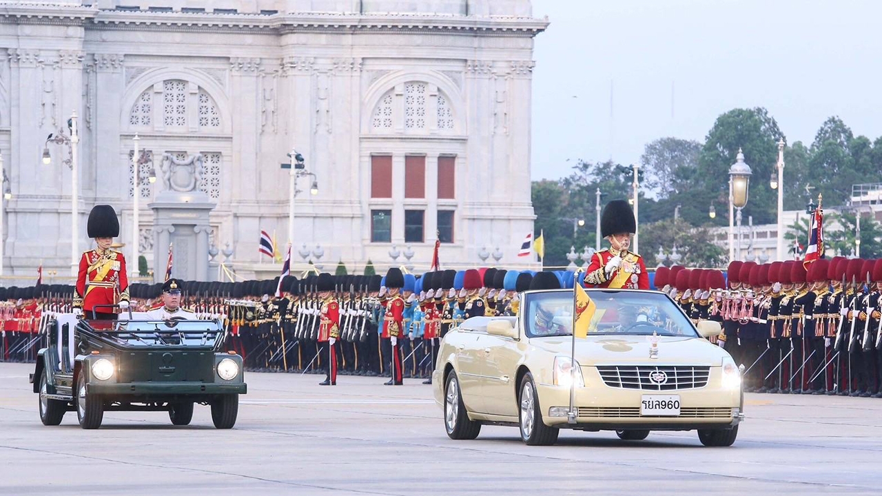 ปีติพิธีถวายสัตย์ จอมราชา สมพระเกียรติยศ เทิดไท้ 72 พรรษามหามงคล นับเป็นครั้งแรกในรัชกาล