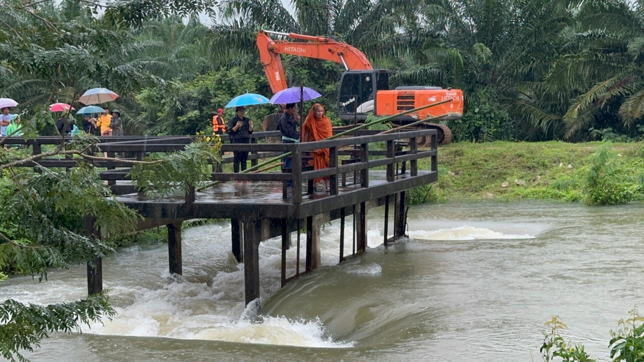 ยุติค้นหา "โชติกา" ชั่วคราว หลังฝนตกหนัก น้ำในคลองขึ้นสูง-ไหลเชี่ยว