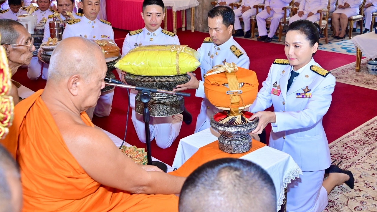 “นฤมล” เป็นประธานพิธีถวายผ้าพระกฐินพระราชทาน วัดอมรินทราราม