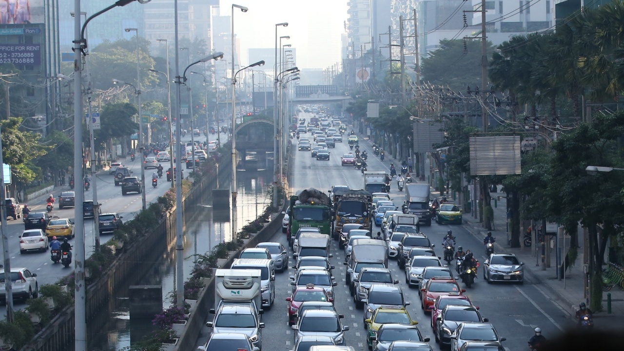 ประกาศฉบับ 10 เตือน "ฝนตกหนัก-อากาศเย็น" กทม. อุณหภูมิจะลดลง 3-6 องศาฯ